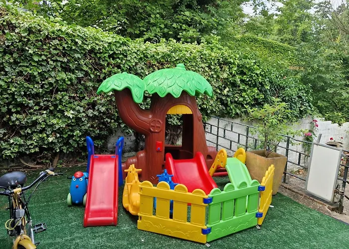 Gemuetliche Naehe Schloss Benrath & Rhein Urdenbach *