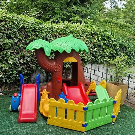 Gemuetliche Naehe Schloss Benrath & Rhein Urdenbach *